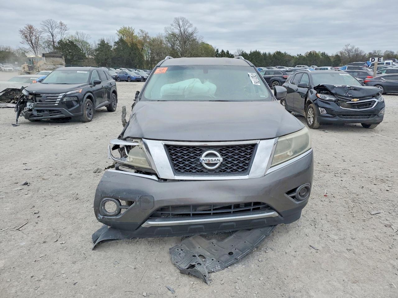 2016 Nissan Pathfinder S - Image 5
