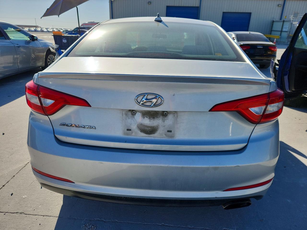 2017 Hyundai Sonata Base - Image 6