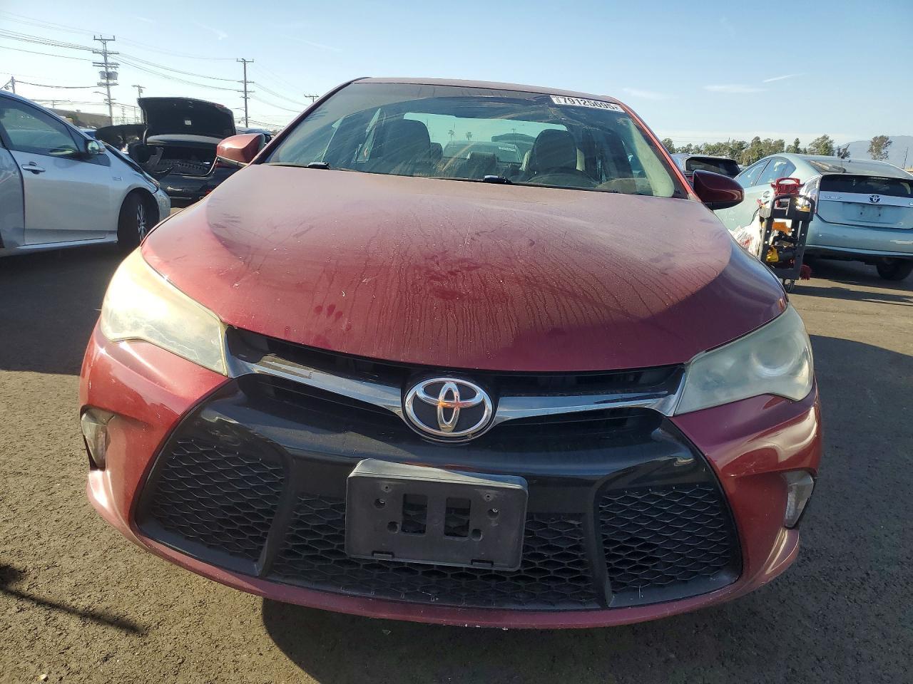 2016 Toyota Camry Se - Фото 5