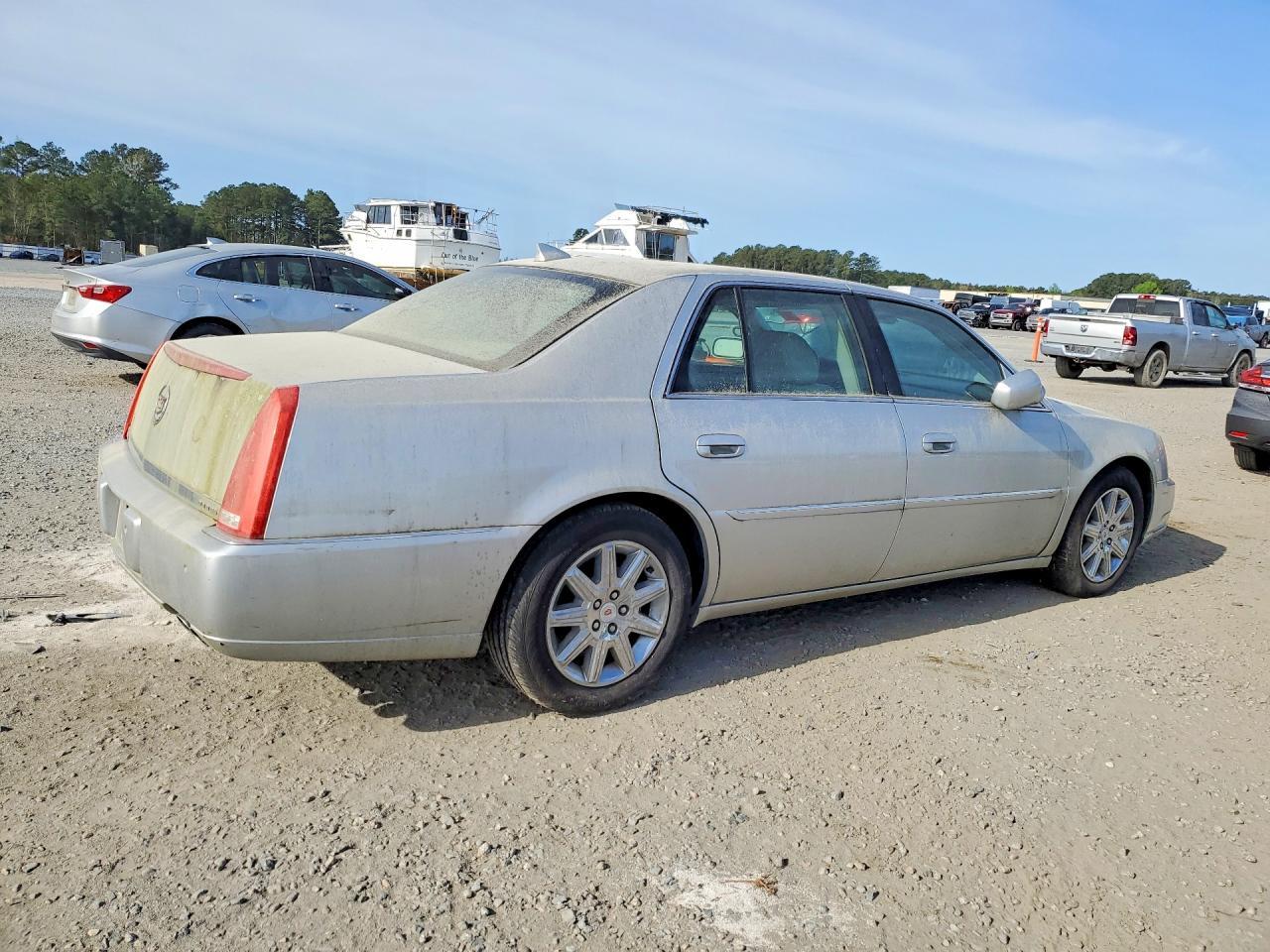 2010 Cadillac Dts Premium Collection - Image 3
