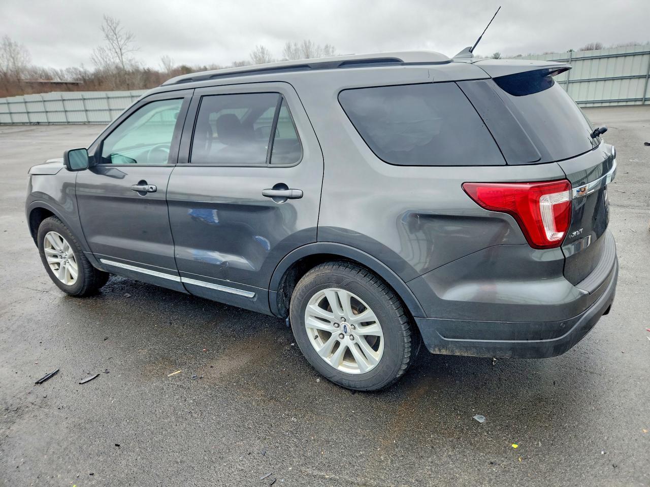 2019 Ford Explorer Xlt - Image 2