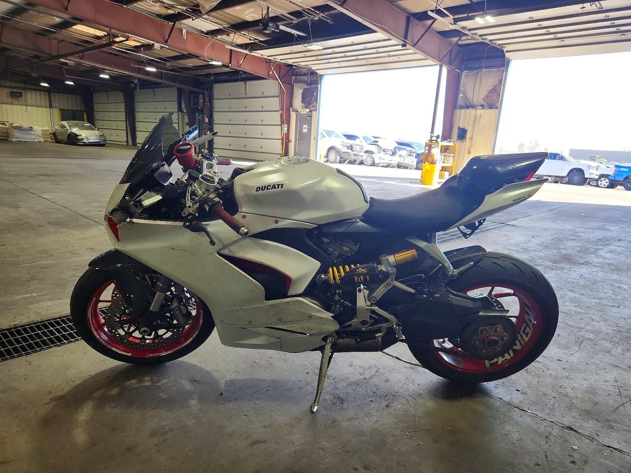 2021 Ducati Panigale V2 - Image 3