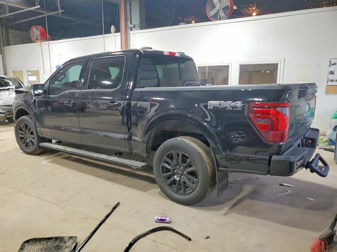 2024 Ford F150 Platinum - Фото 2