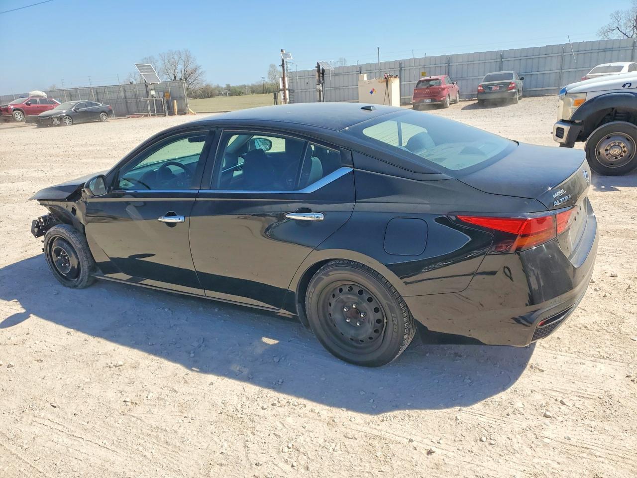 2019 Nissan Altima 2.5 S - Фото 2