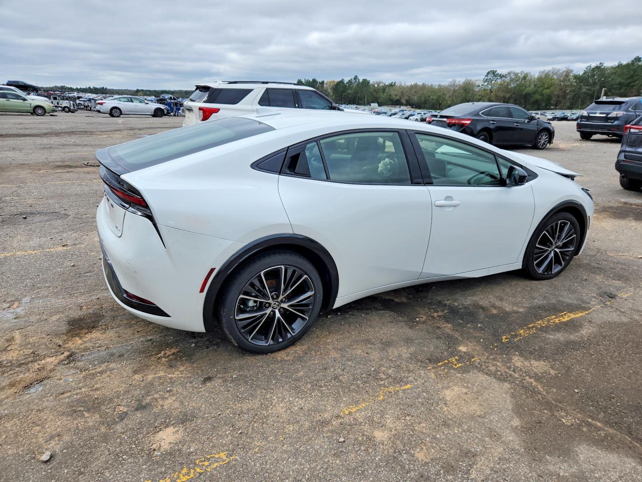 2025 Toyota Prius Xle - Image 3