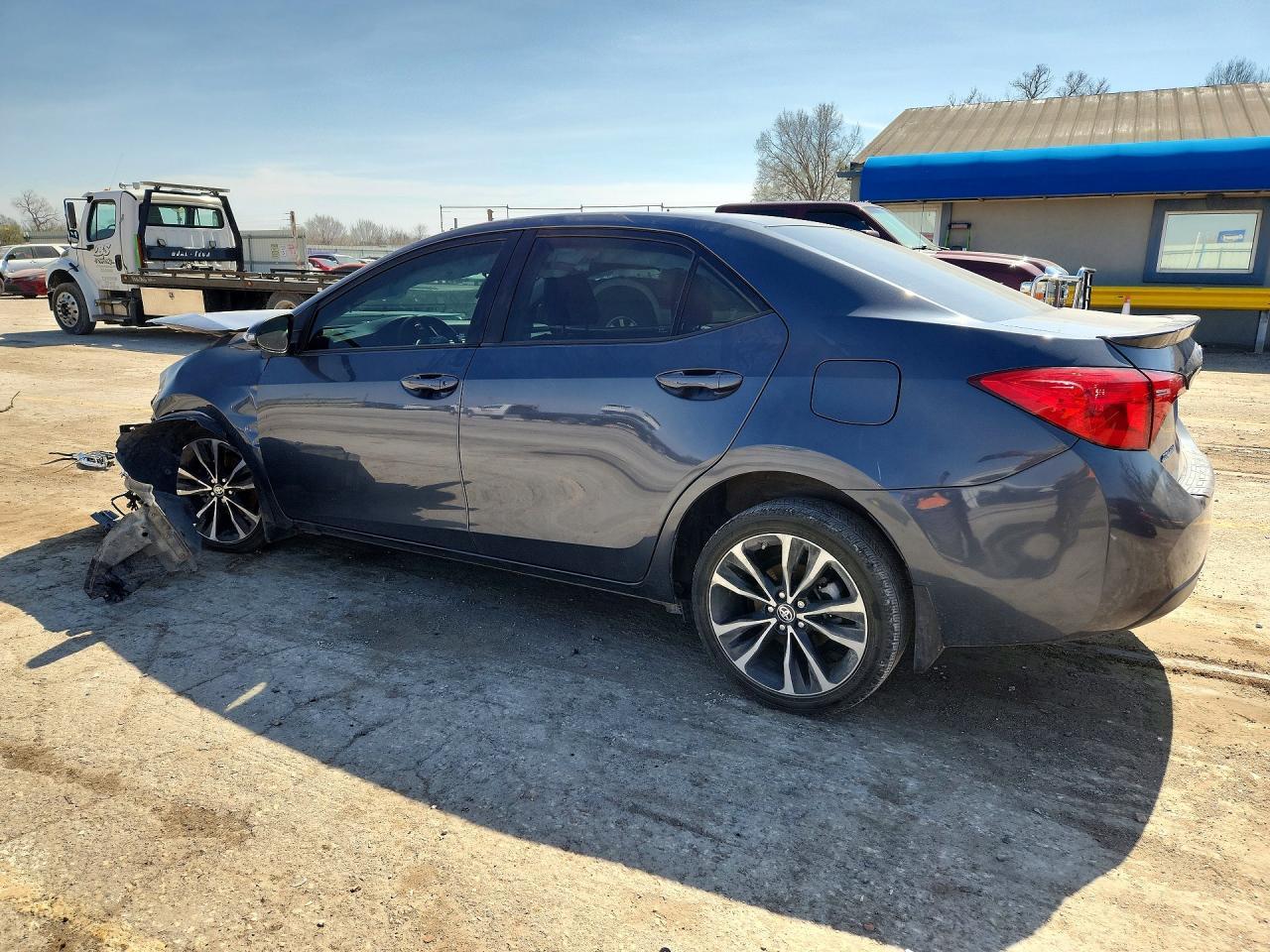 2017 Toyota Corolla Se - Фото 2
