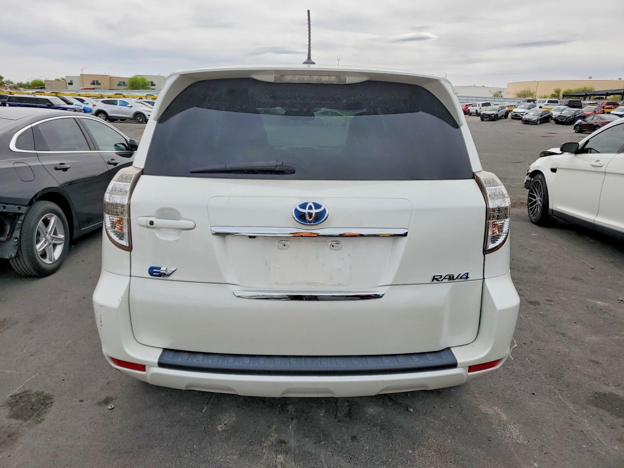 2014 Toyota Rav4 Ev Base - Фото 6