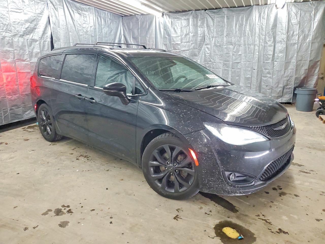 2018 Chrysler Pacifica Limited - Image 4