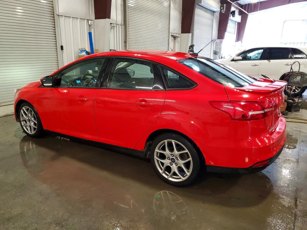 2015 Ford Focus Se - Image 2