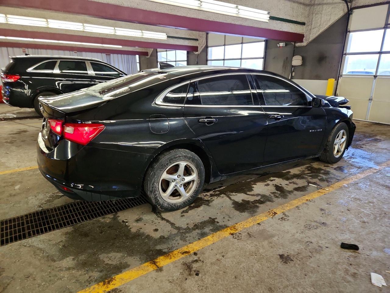 2017 Chevrolet Malibu Ls - Фото 3