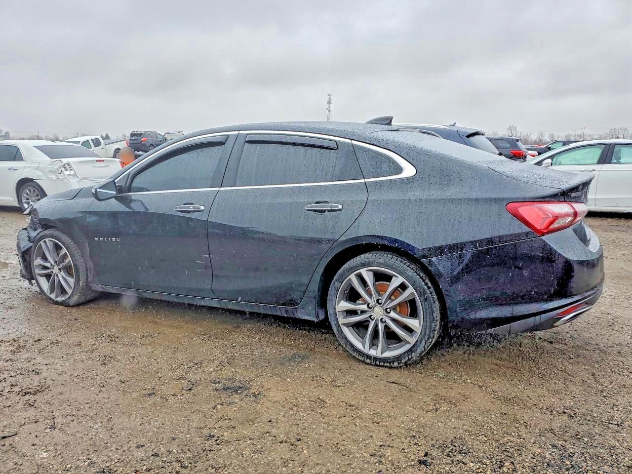 2020 Chevrolet Malibu Premier - Фото 2