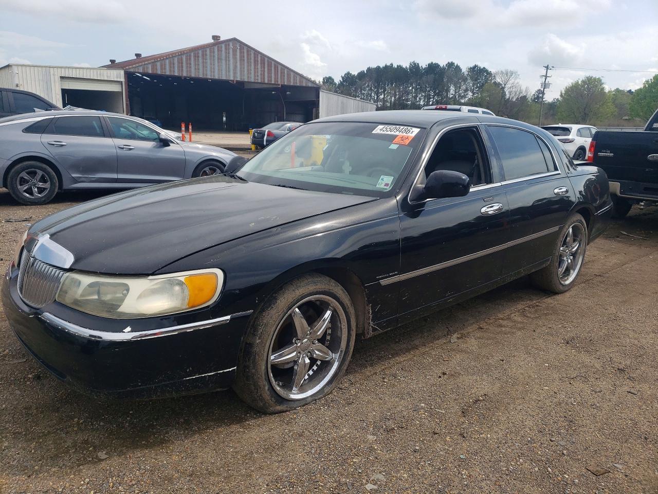 2000 Lincoln Town Car Executive