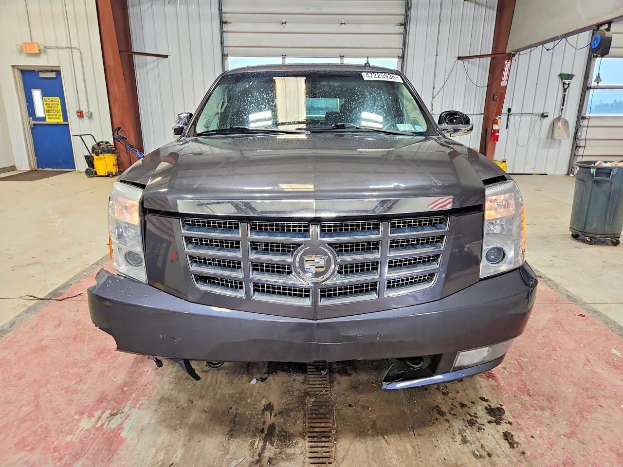 2010 Cadillac Escalade - Фото 5