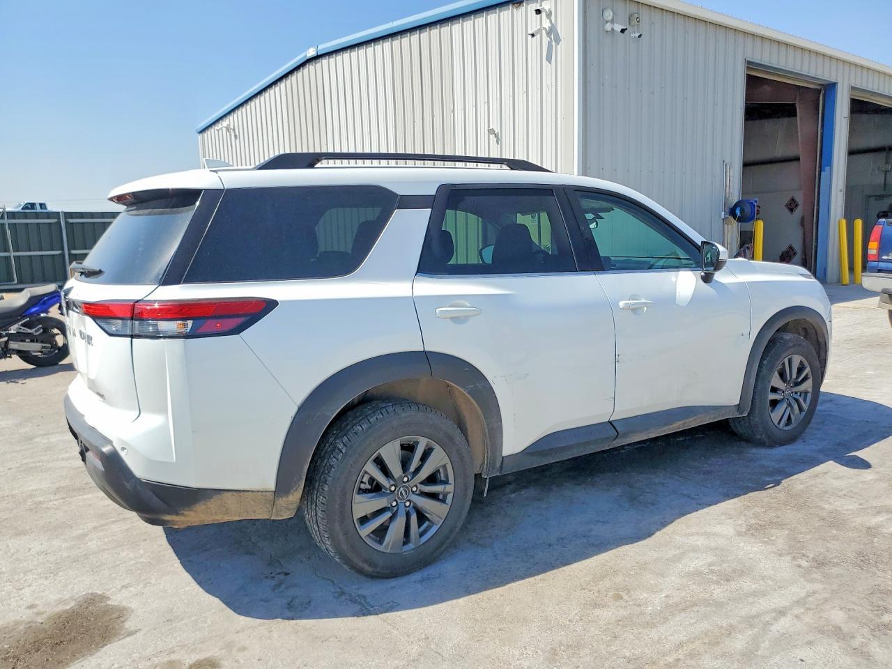 2025 Nissan Pathfinder Sv - Фото 3
