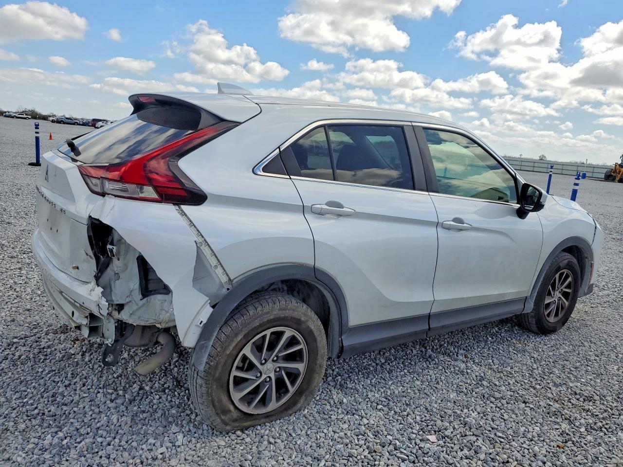2023 Mitsubishi Eclipse Cross Es - Фото 3