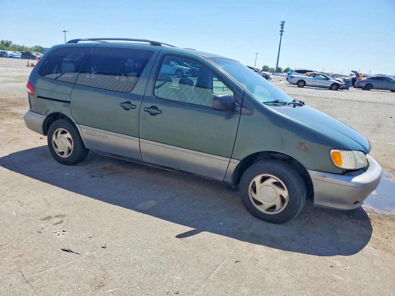 2001 Toyota Sienna Le - Фото 4