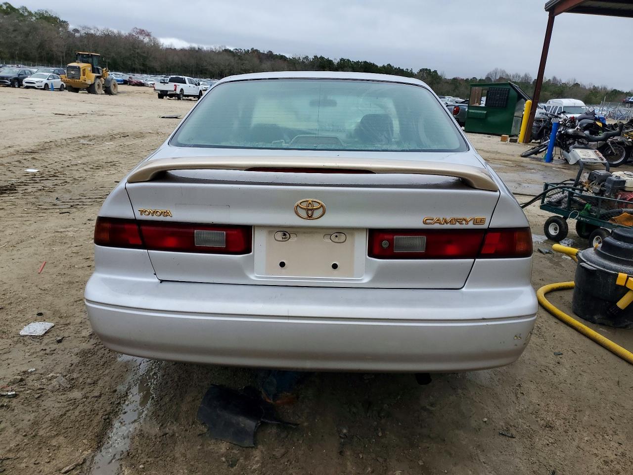 1998 Toyota Camry Le - Image 6