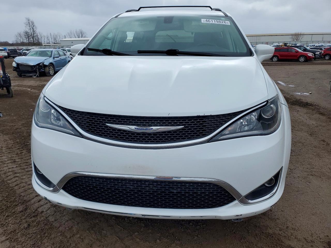 2017 Chrysler Pacifica Touring L - Image 5