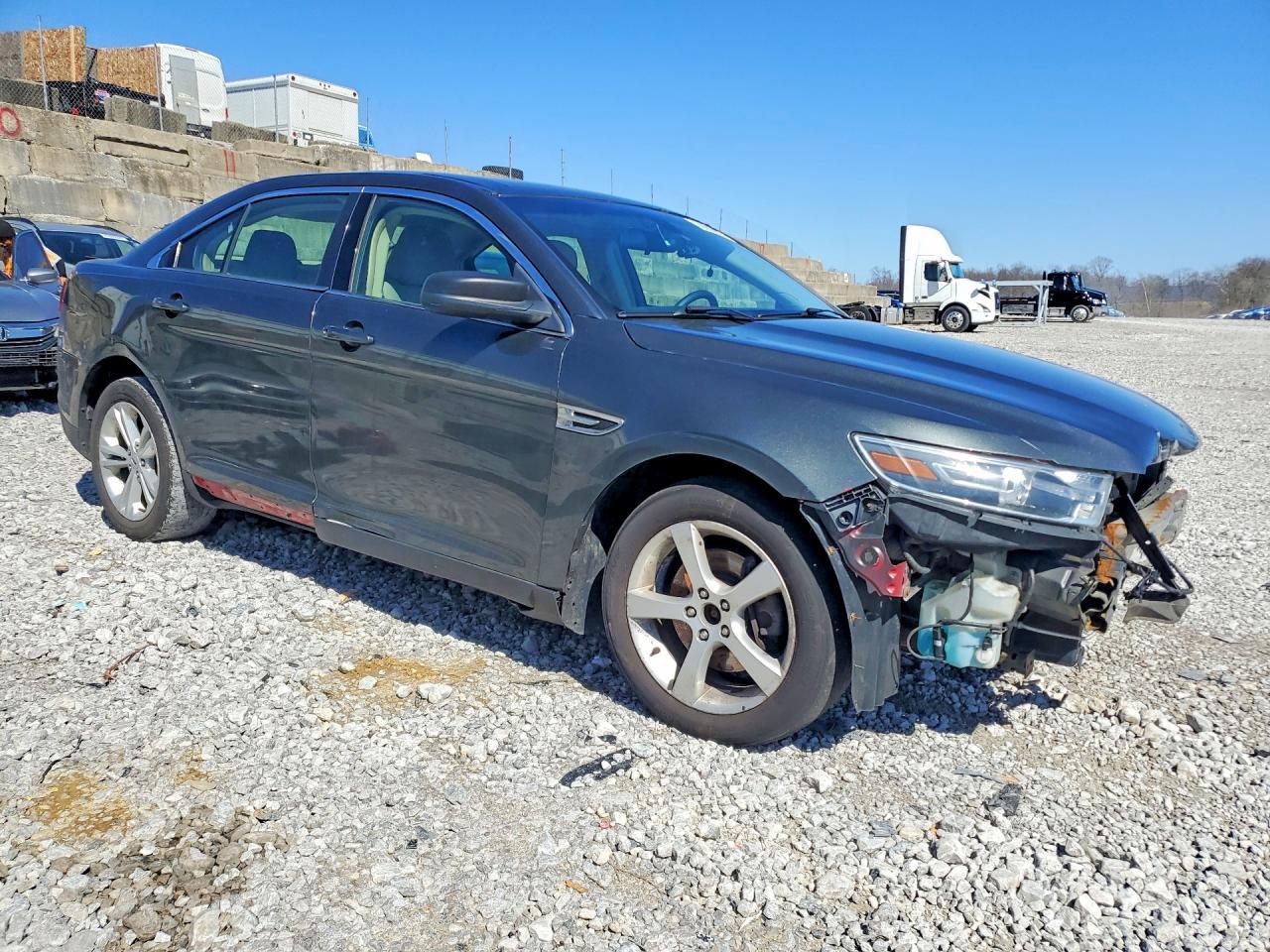 2016 Ford Taurus Se - Фото 4