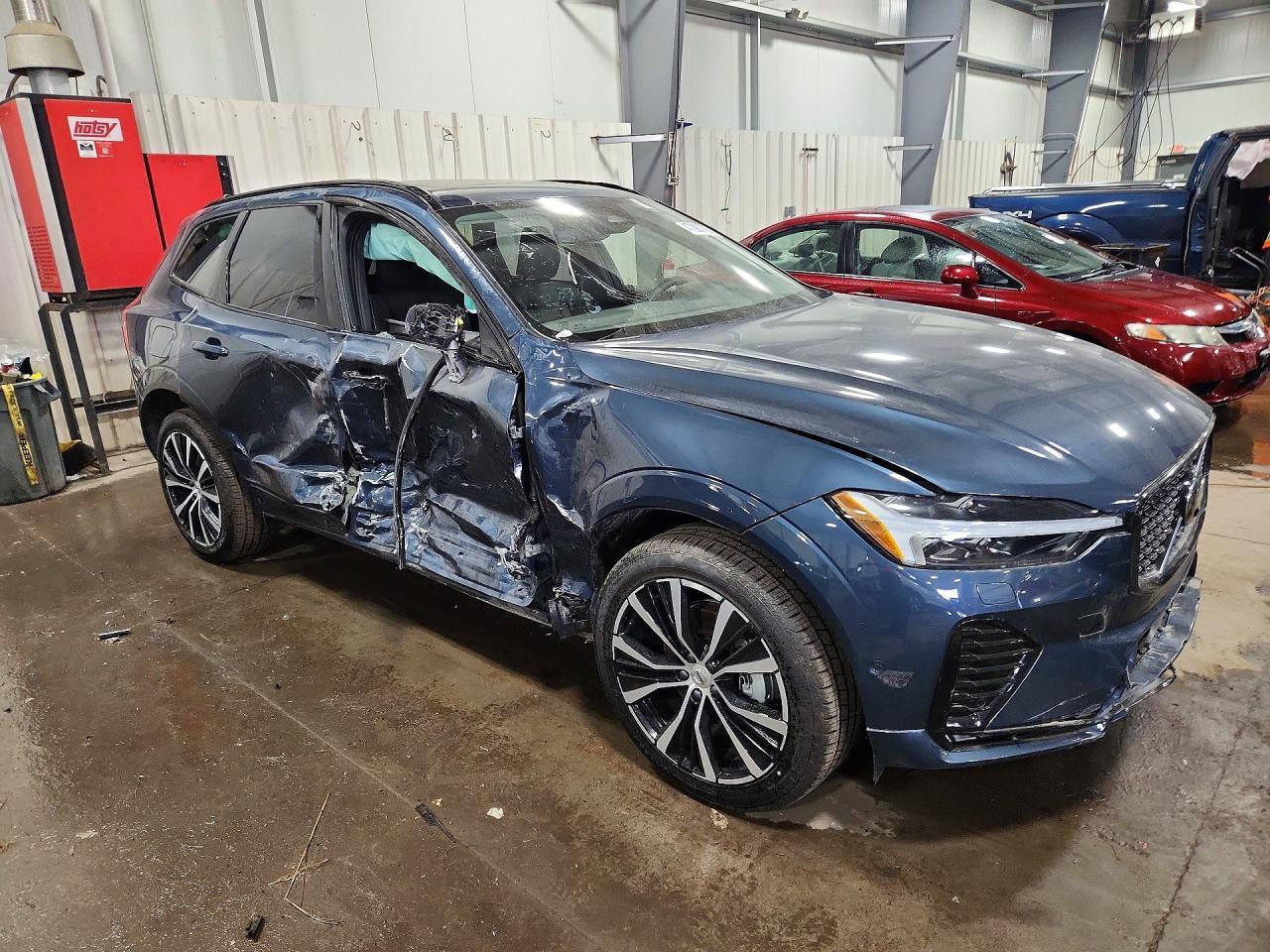 2025 Volvo Xc60 Plus - Фото 4