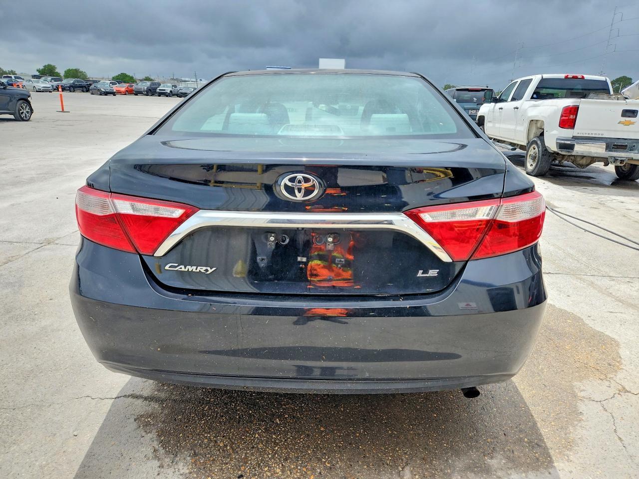 2017 Toyota Camry Le - Image 6