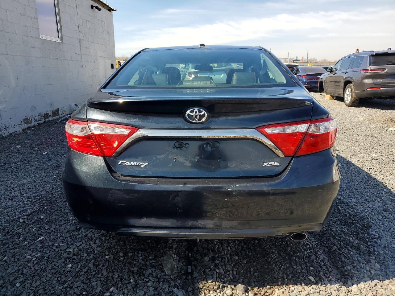 2017 Toyota Camry Xse - Image 6
