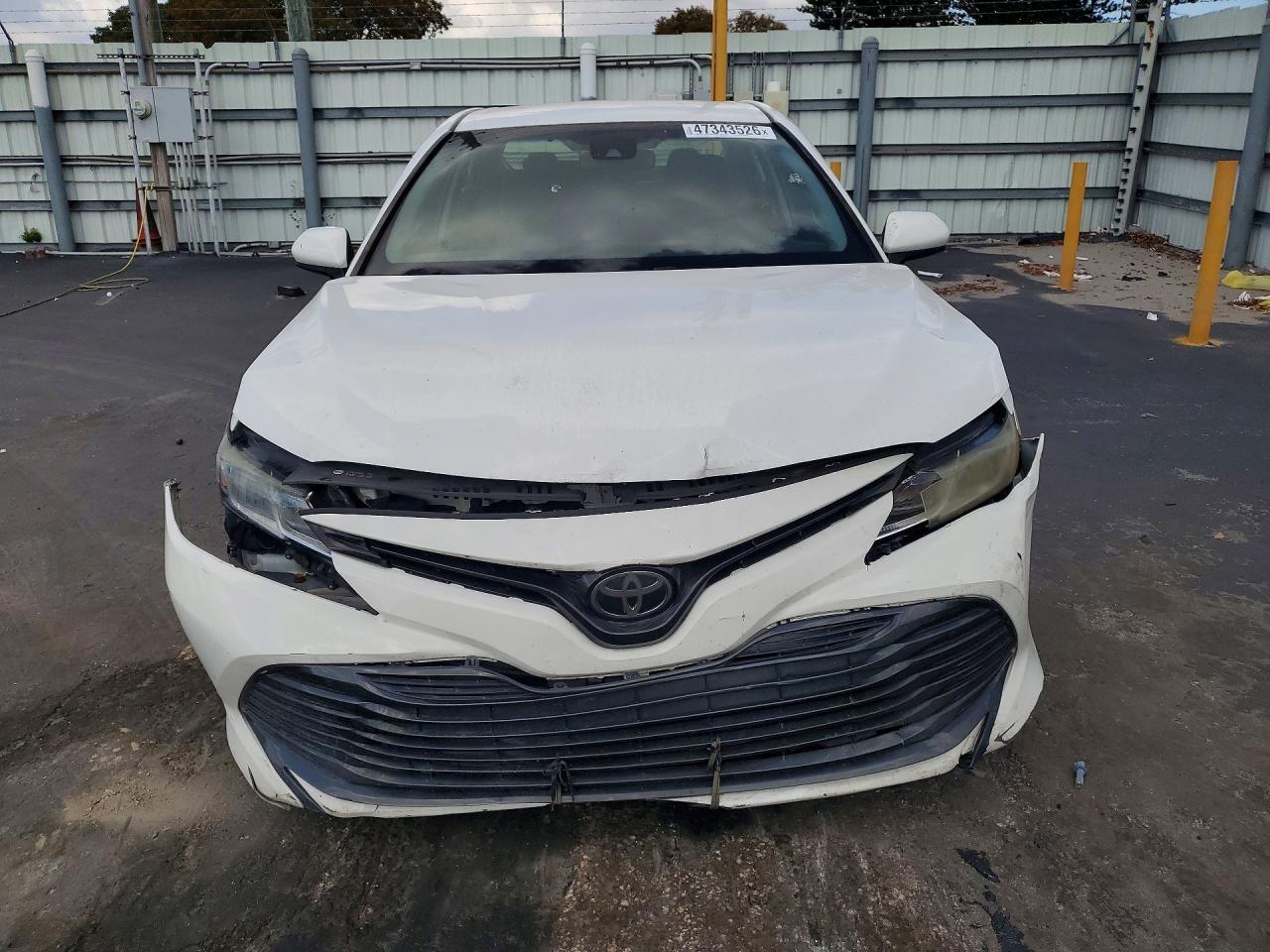 2018 Toyota Camry Le - Фото 5
