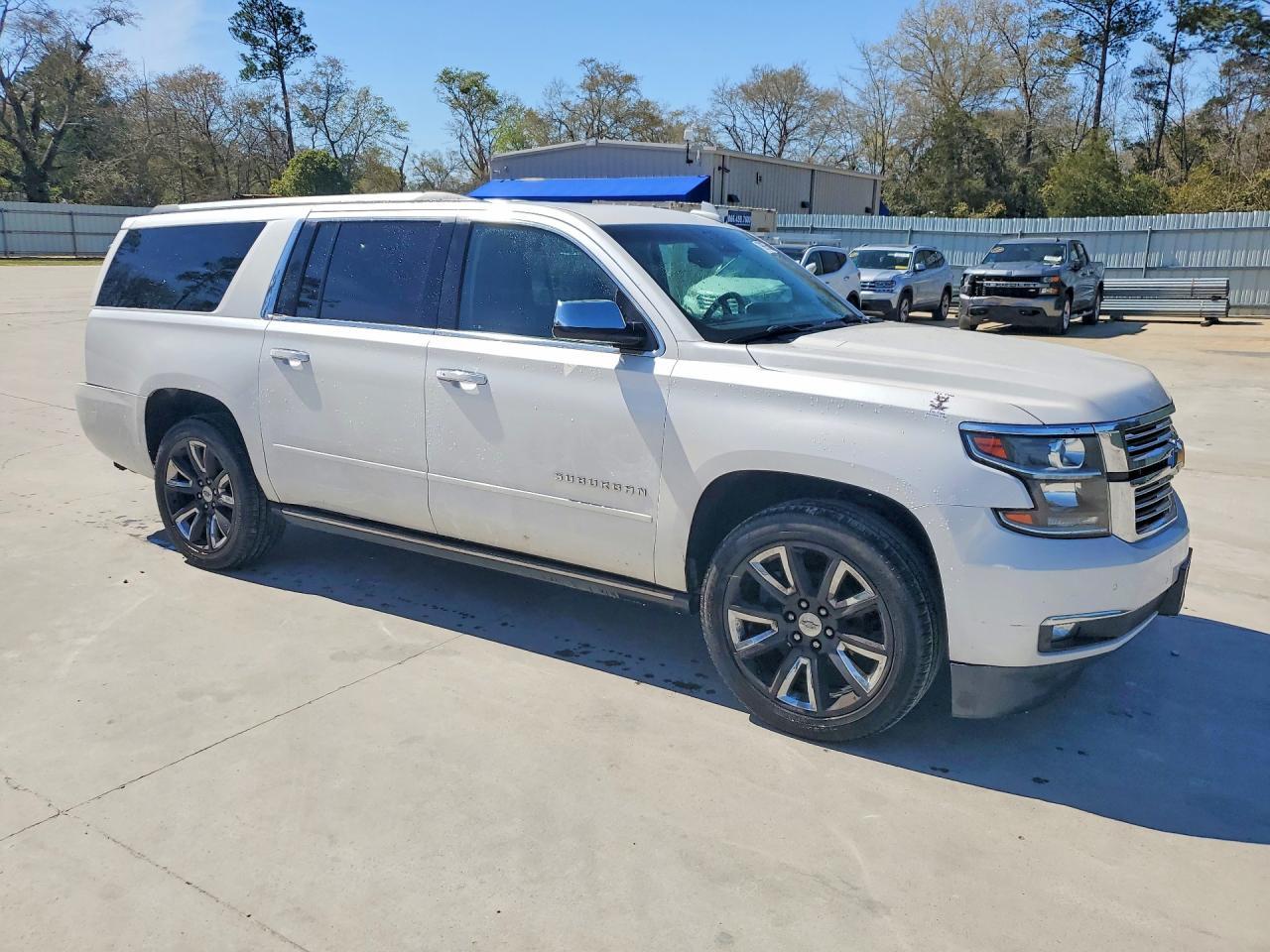 2016 Chevrolet Suburban C1500 Ltz - Image 4