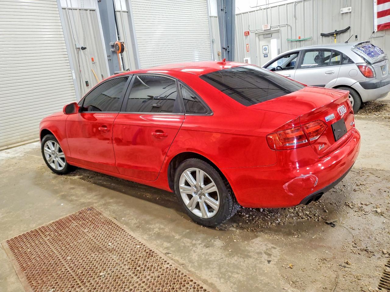 2010 Audi A4 Premium - Фото 2