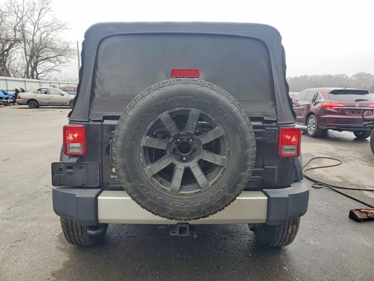 2015 Jeep Wrangler Unlimited Sahara - Фото 6