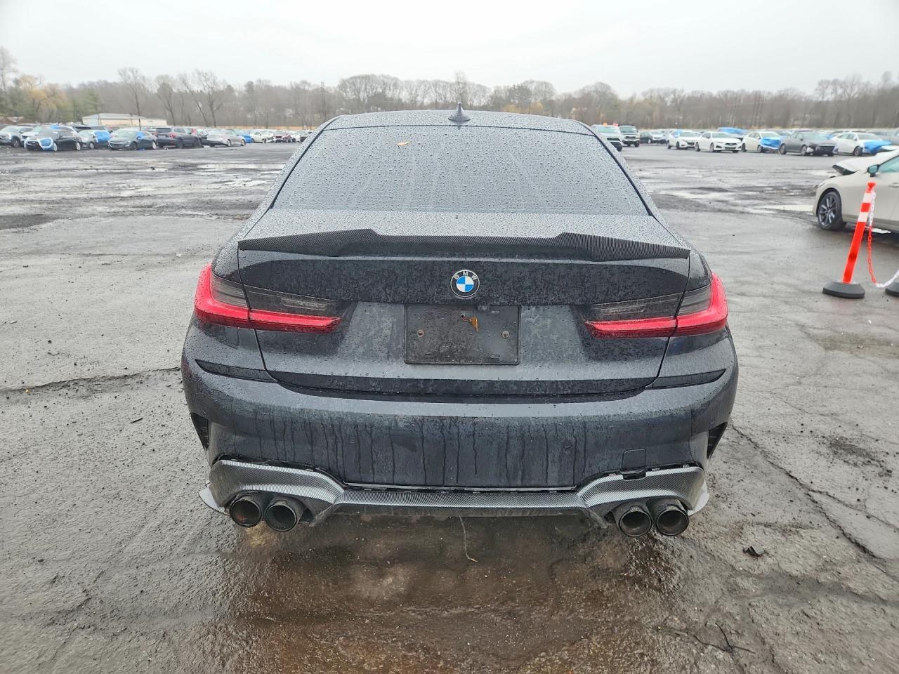 2022 BMW 320Xi - Фото 6