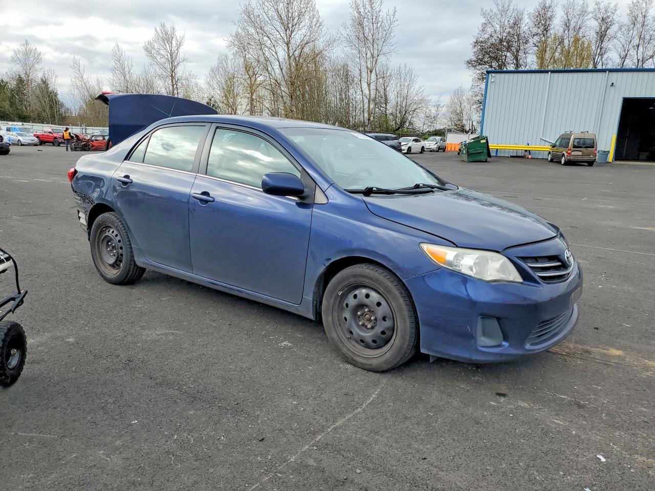 2013 Toyota Corolla Le - Image 4