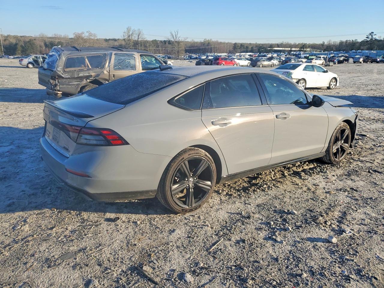 2023 Honda Accord Hybrid Sport-L - Image 3