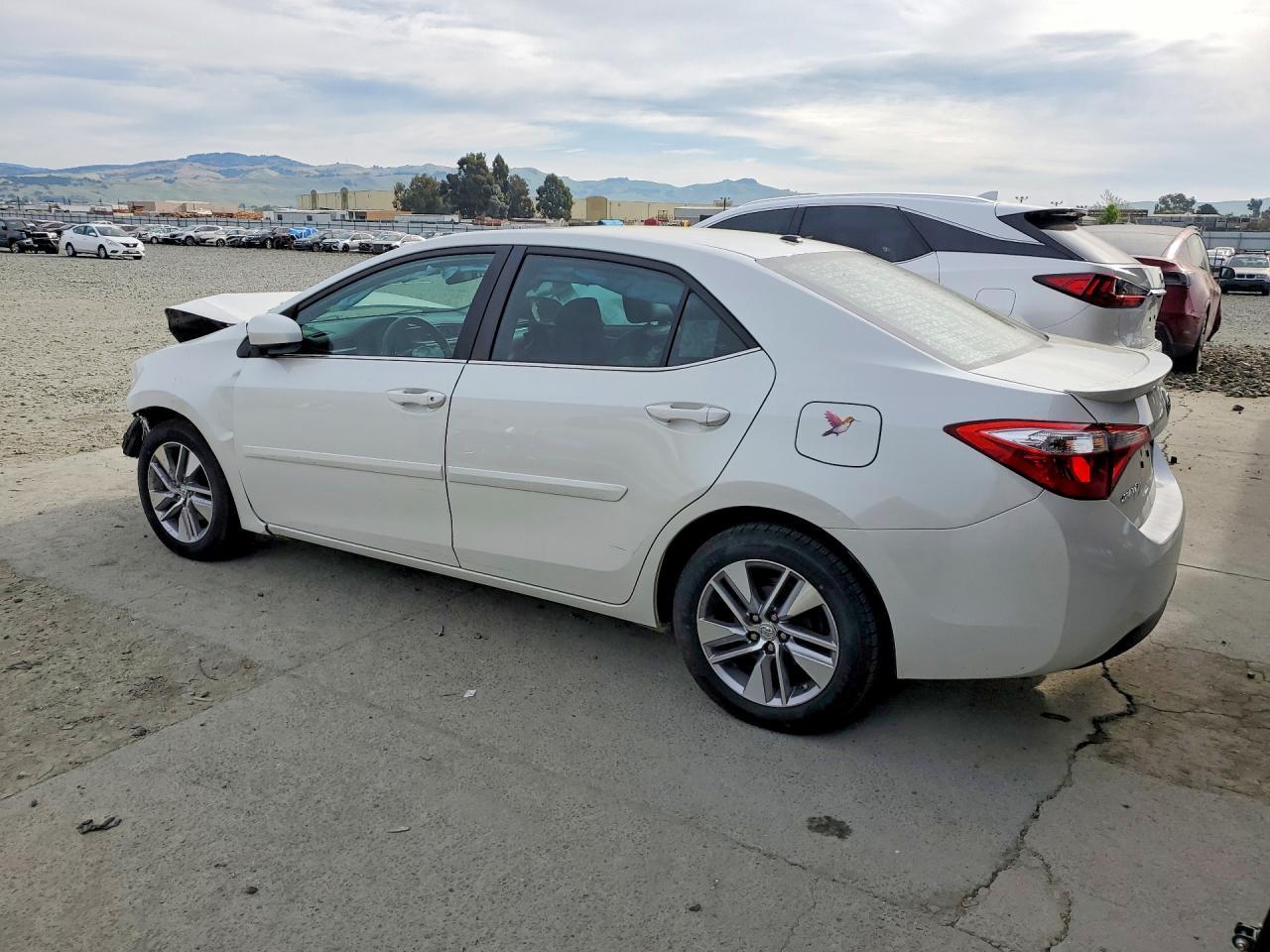2016 Toyota Corolla Le Eco Premium - Image 2