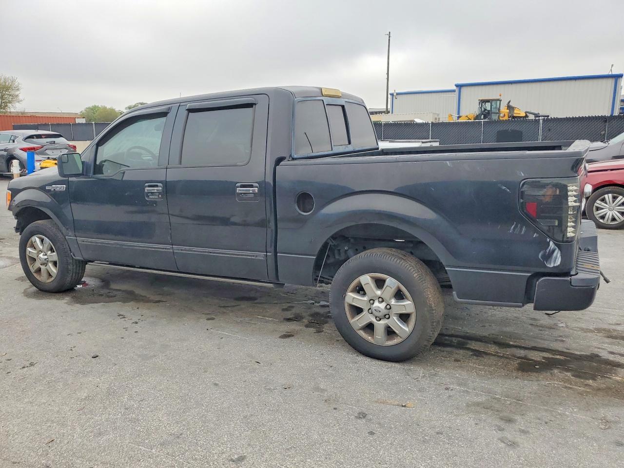 2010 Ford F150 Supercrew - Image 2