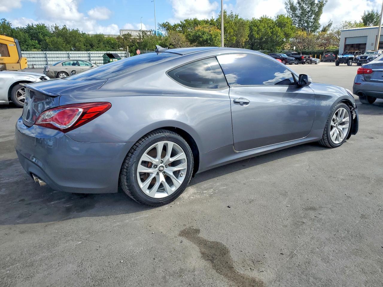 2015 Hyundai Genesis Coupe 3.8 - Фото 3