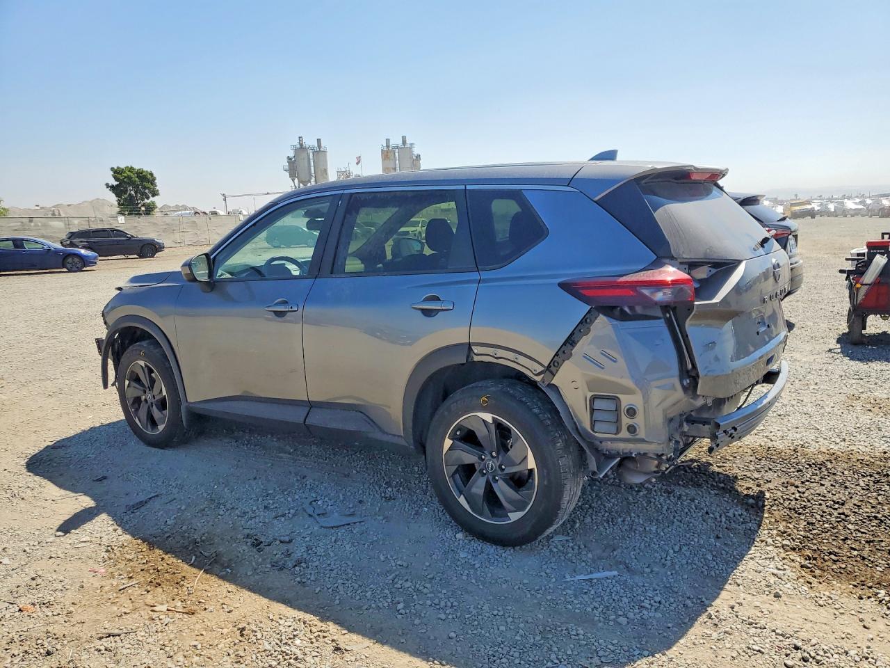 2025 Nissan Rogue Sv - Image 2
