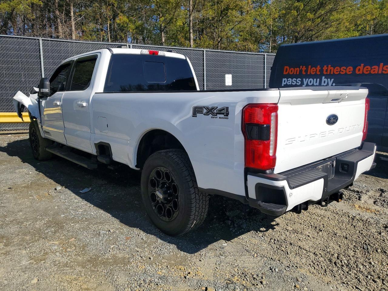 2023 Ford F250 Super Duty - Image 2