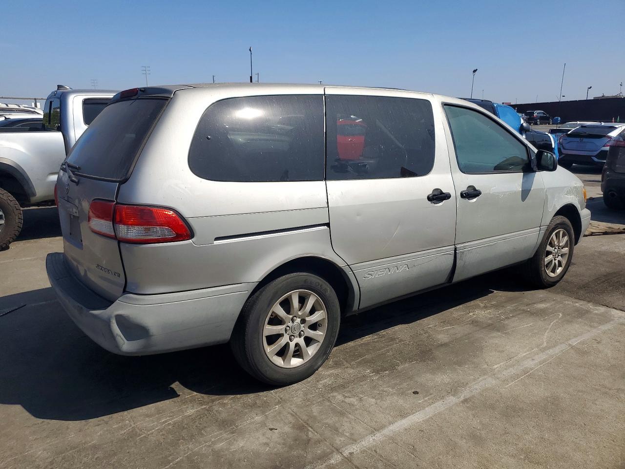 2001 Toyota Sienna Ce - Фото 3