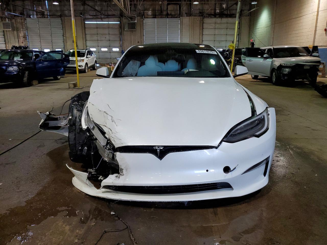 2022 Tesla Model S - Image 5