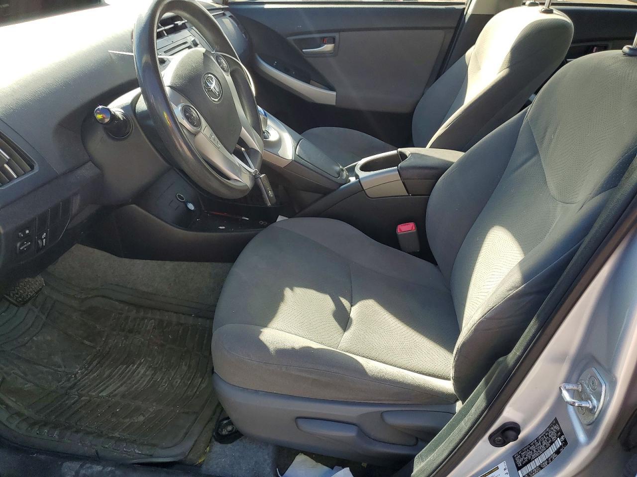 2013 Toyota Prius Two - Image 7