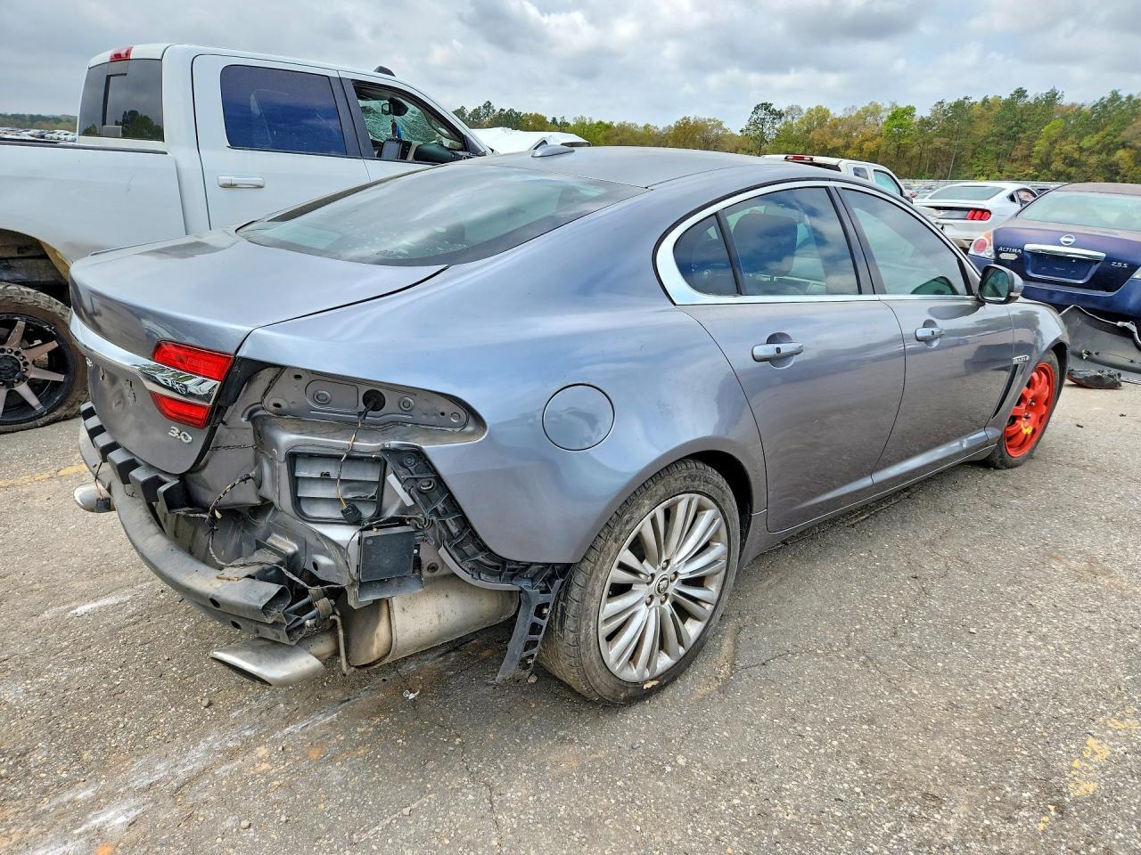2012 Jaguar Xf Portfolio - Image 3