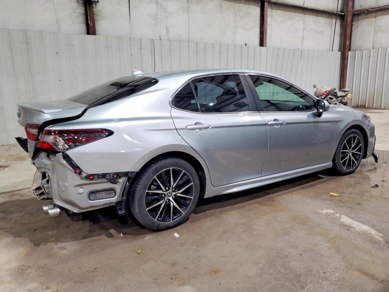 2023 Toyota Camry Se - Фото 3
