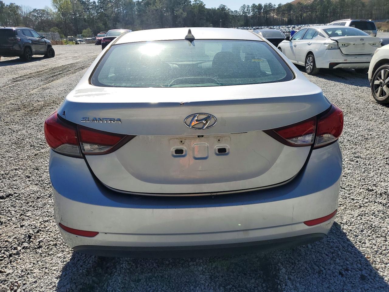 2015 Hyundai Elantra Se - Image 6