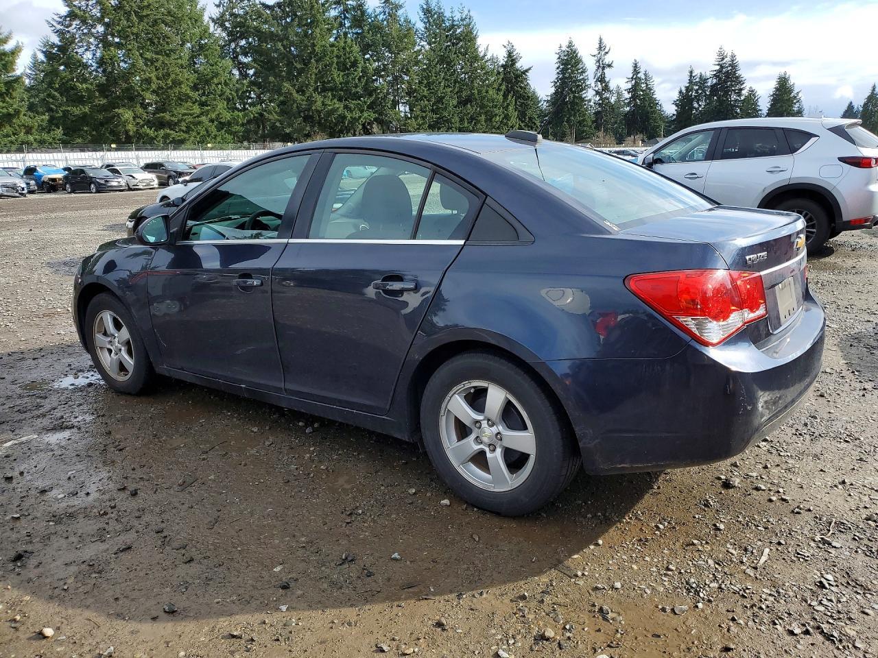 2016 Chevrolet Cruze Limited Lt - Image 2