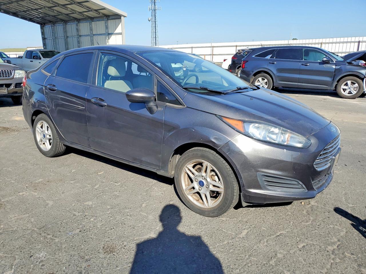 2017 Ford Fiesta Se - Фото 4