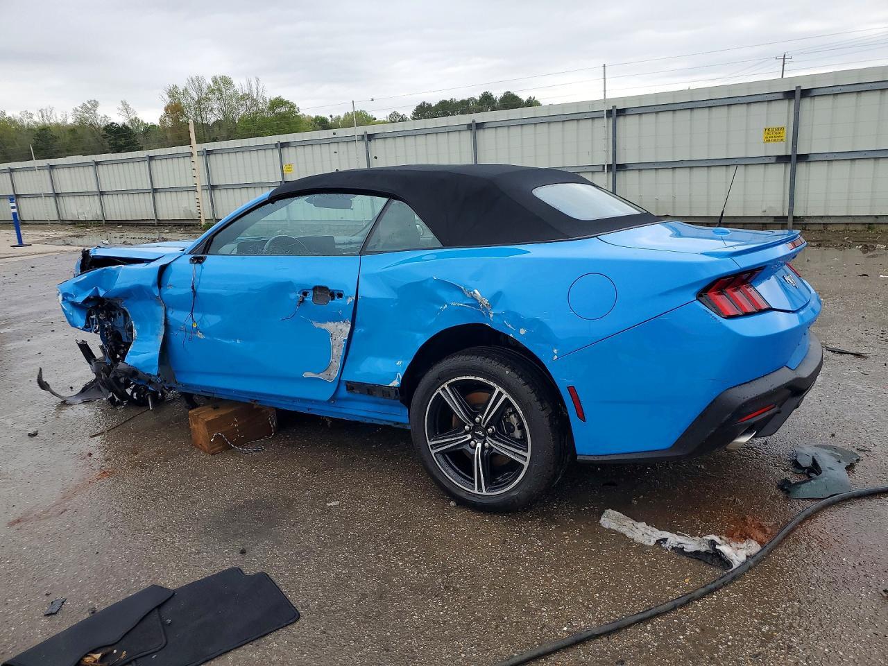 2024 Ford Mustang - Фото 2