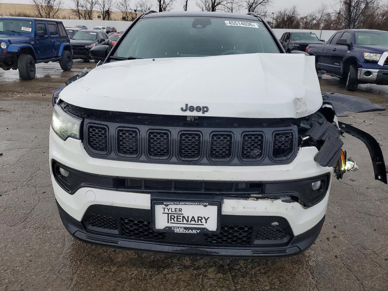 2023 Jeep Compass Latitude - Image 5