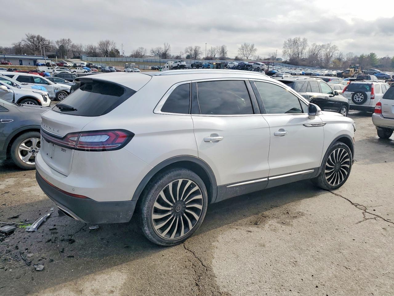 2019 Lincoln Nautilus Black Label - Фото 3
