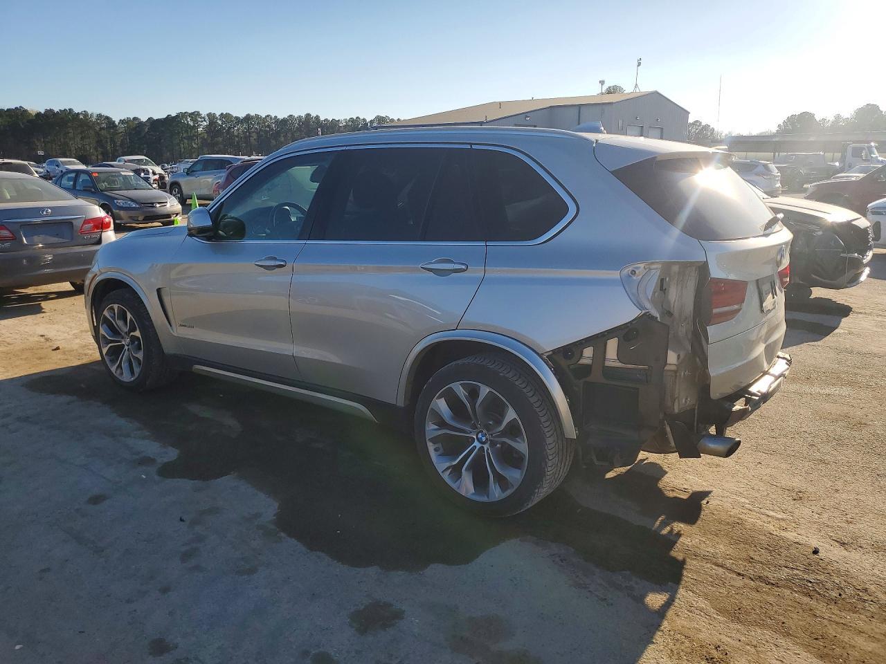 2016 BMW X5 xDrive35I - Фото 2